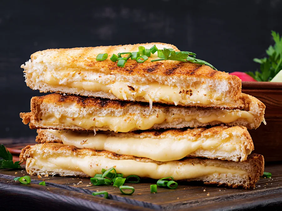 Ready-to-eat grilled sandwiches for quick-service counters